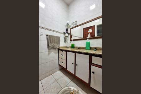 Casa à venda com 220m², 3 quartos e 3 vagas Casa à venda com 220m², 3 quartos e 3 vagasBanheiro Social