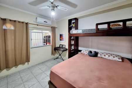 Casa à venda com 220m², 3 quartos e 3 vagas Casa à venda com 220m², 3 quartos e 3 vagasQuarto 1