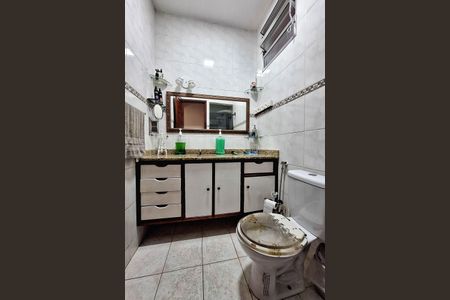 Casa à venda com 220m², 3 quartos e 3 vagas Casa à venda com 220m², 3 quartos e 3 vagasBanheiro Social