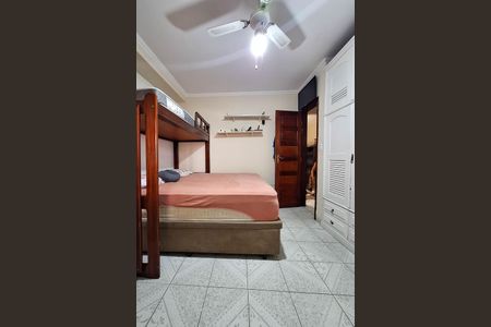 Casa à venda com 220m², 3 quartos e 3 vagas Casa à venda com 220m², 3 quartos e 3 vagasQuarto 1