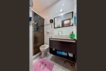 Casa à venda com 220m², 3 quartos e 3 vagas Casa à venda com 220m², 3 quartos e 3 vagasBanheiro da Suíte 1