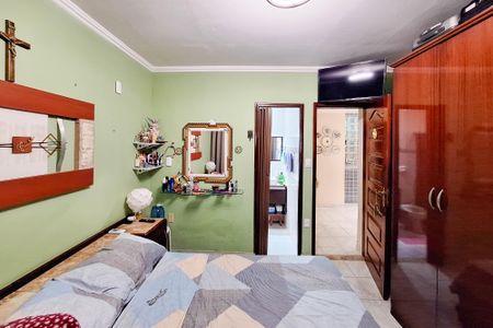 Casa à venda com 220m², 3 quartos e 3 vagas Casa à venda com 220m², 3 quartos e 3 vagasSuíte