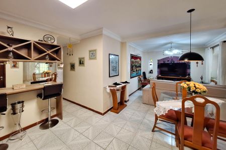 Casa à venda com 220m², 3 quartos e 3 vagas Casa à venda com 220m², 3 quartos e 3 vagasSala