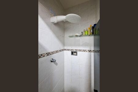 Casa à venda com 220m², 3 quartos e 3 vagas Casa à venda com 220m², 3 quartos e 3 vagasBanheiro Social