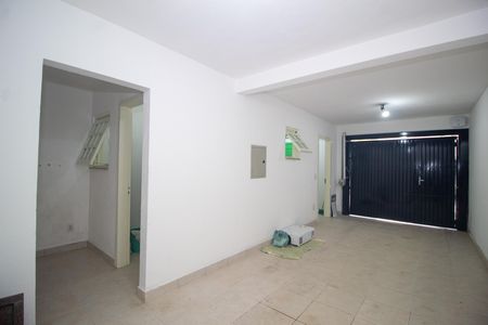 Casa à venda com 120m², 4 quartos e 2 vagas Casa à venda com 120m², 4 quartos e 2 vagasGaragem