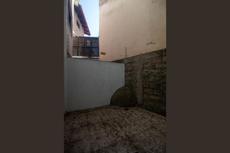 Casa à venda com 120m², 4 quartos e 2 vagas Casa à venda com 120m², 4 quartos e 2 vagasQuintal