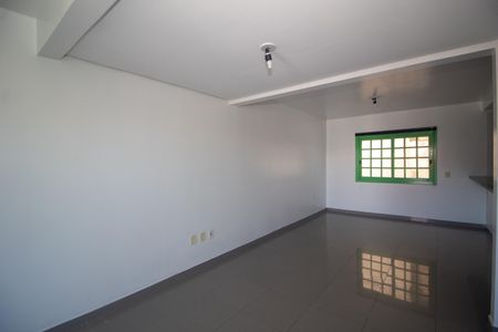 Casa à venda com 120m², 4 quartos e 2 vagas Casa à venda com 120m², 4 quartos e 2 vagasSala/Cozinha