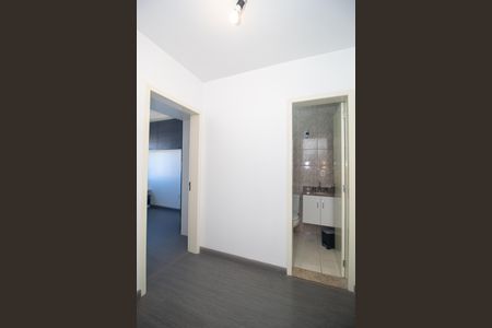 Casa à venda com 120m², 4 quartos e 2 vagas Casa à venda com 120m², 4 quartos e 2 vagasCorredor