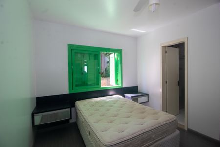 Casa à venda com 120m², 4 quartos e 2 vagas Casa à venda com 120m², 4 quartos e 2 vagasSuite