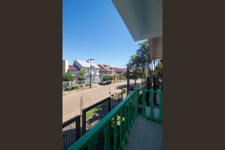 Casa à venda com 120m², 4 quartos e 2 vagas Casa à venda com 120m², 4 quartos e 2 vagasVaranda