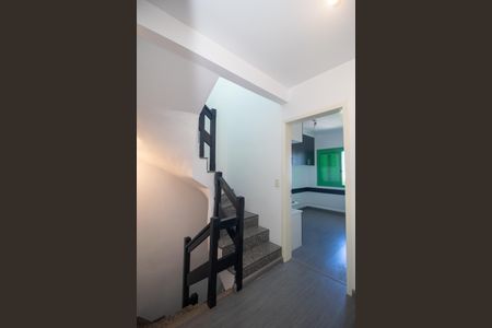 Casa à venda com 120m², 4 quartos e 2 vagas Casa à venda com 120m², 4 quartos e 2 vagasCorredor