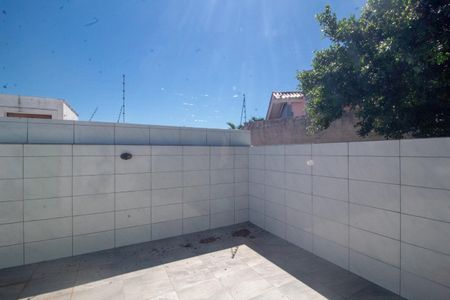 Casa à venda com 120m², 4 quartos e 2 vagas Casa à venda com 120m², 4 quartos e 2 vagasTerraço