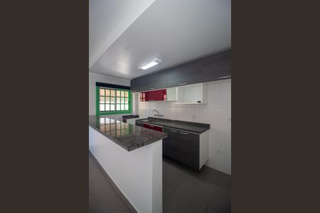 Casa à venda com 120m², 4 quartos e 2 vagas Casa à venda com 120m², 4 quartos e 2 vagasSala/Cozinha