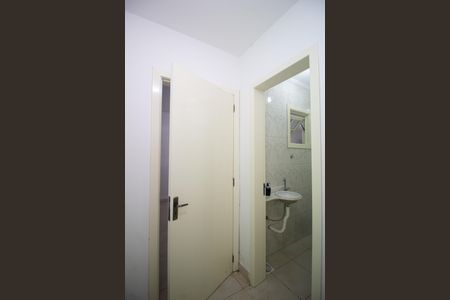 Casa à venda com 120m², 4 quartos e 2 vagas Casa à venda com 120m², 4 quartos e 2 vagasHall de entrada