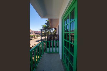 Casa à venda com 120m², 4 quartos e 2 vagas Casa à venda com 120m², 4 quartos e 2 vagasVaranda