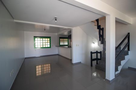 Casa à venda com 120m², 4 quartos e 2 vagas Casa à venda com 120m², 4 quartos e 2 vagasSala/Cozinha