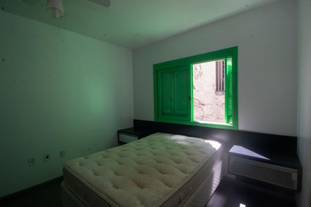 Casa à venda com 120m², 4 quartos e 2 vagas Casa à venda com 120m², 4 quartos e 2 vagasSuite