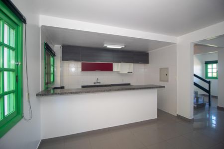 Casa à venda com 120m², 4 quartos e 2 vagas Casa à venda com 120m², 4 quartos e 2 vagasSala/Cozinha