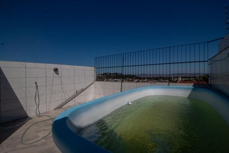 Casa à venda com 120m², 4 quartos e 2 vagas Casa à venda com 120m², 4 quartos e 2 vagasÁrea comum - Piscina
