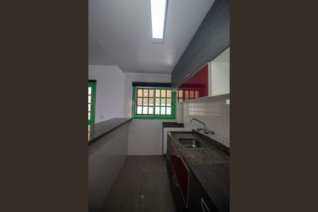 Casa à venda com 120m², 4 quartos e 2 vagas Casa à venda com 120m², 4 quartos e 2 vagasSala/Cozinha
