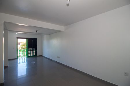 Casa à venda com 120m², 4 quartos e 2 vagas Casa à venda com 120m², 4 quartos e 2 vagasSala/Cozinha