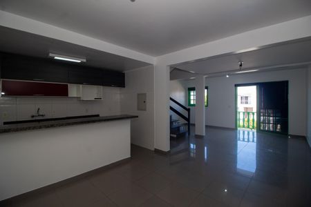 Casa à venda com 120m², 4 quartos e 2 vagas Casa à venda com 120m², 4 quartos e 2 vagasSala/Cozinha