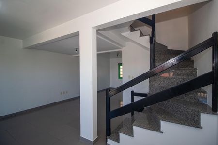 Casa à venda com 120m², 4 quartos e 2 vagas Casa à venda com 120m², 4 quartos e 2 vagasSala/Cozinha
