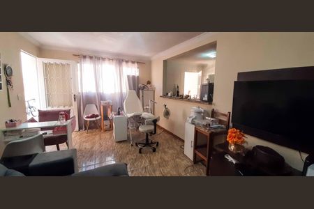 Casa à venda com 150m², 3 quartos e 1 vaga Casa à venda com 150m², 3 quartos e 1 vagaCasa 2 - Sala