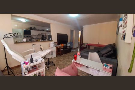 Casa à venda com 150m², 3 quartos e 1 vaga Casa à venda com 150m², 3 quartos e 1 vagaCasa 2 - Sala