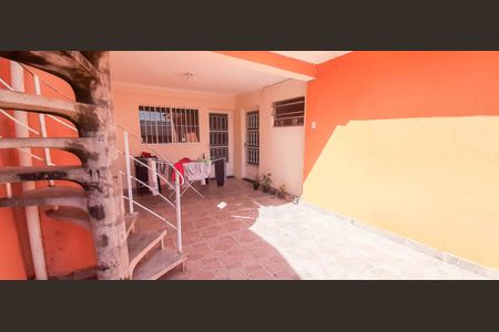 Casa à venda com 150m², 3 quartos e 1 vaga Casa à venda com 150m², 3 quartos e 1 vagaCasa 1 - Área de Serviço