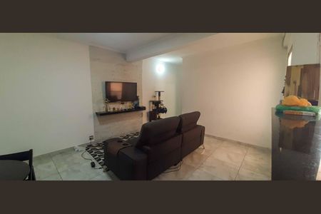 Casa à venda com 150m², 3 quartos e 1 vaga Casa à venda com 150m², 3 quartos e 1 vagaCasa 1 - Sala