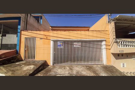 Casa à venda com 150m², 3 quartos e 1 vaga Casa à venda com 150m², 3 quartos e 1 vagaFachada da Casa e placa