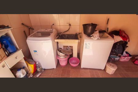 Casa à venda com 150m², 3 quartos e 1 vaga Casa à venda com 150m², 3 quartos e 1 vagaCasa 2 - Área de Serviço