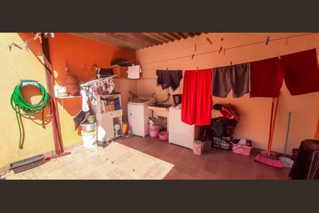 Casa à venda com 150m², 3 quartos e 1 vaga Casa à venda com 150m², 3 quartos e 1 vagaCasa 2 - Área de Serviço