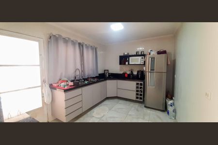 Casa à venda com 150m², 3 quartos e 1 vaga Casa à venda com 150m², 3 quartos e 1 vagaCasa 1 - Cozinha