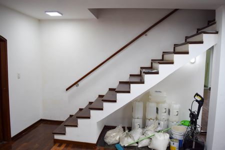 Sala de casa para alugar com 3 quartos, 350m² em Jardim Textil, São Paulo