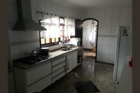 Casa à venda com 248m², 3 quartos e 6 vagas