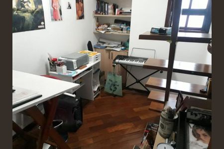 Casa à venda com 248m², 3 quartos e 6 vagas