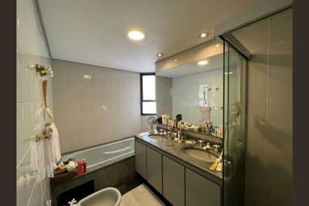 Apartamento à venda com 260m², 4 quartos e 4 vagas