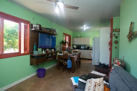 Casa à venda com 70m², 3 quartos e sem vaga Casa à venda com 70m², 3 quartos e sem vagaSala