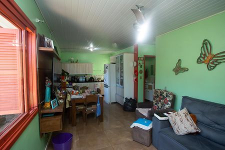 Casa à venda com 70m², 3 quartos e sem vaga Casa à venda com 70m², 3 quartos e sem vagaSala