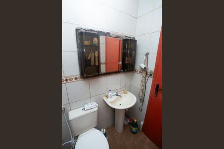 Casa à venda com 70m², 3 quartos e sem vaga Casa à venda com 70m², 3 quartos e sem vagaBanheiro