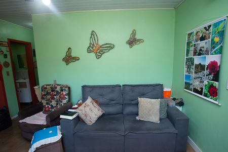 Casa à venda com 70m², 3 quartos e sem vaga Casa à venda com 70m², 3 quartos e sem vagaSala