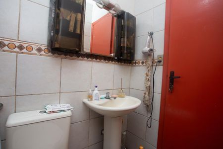 Casa à venda com 70m², 3 quartos e sem vaga Casa à venda com 70m², 3 quartos e sem vagaBanheiro