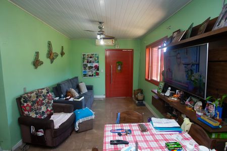 Casa à venda com 70m², 3 quartos e sem vaga Casa à venda com 70m², 3 quartos e sem vagaSala