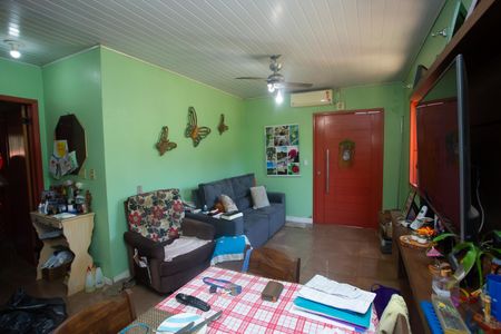 Casa à venda com 70m², 3 quartos e sem vaga Casa à venda com 70m², 3 quartos e sem vagaSala