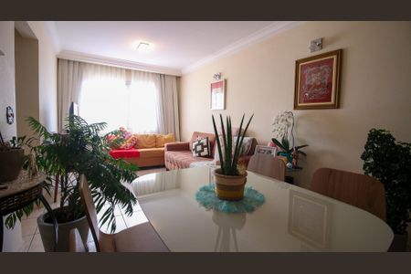 Apartamento à venda com 82m², 3 quartos e 1 vaga Apartamento à venda com 82m², 3 quartos e 1 vagaSala