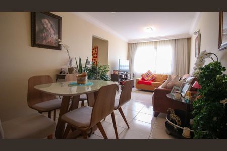 Apartamento à venda com 82m², 3 quartos e 1 vaga Apartamento à venda com 82m², 3 quartos e 1 vagaSala