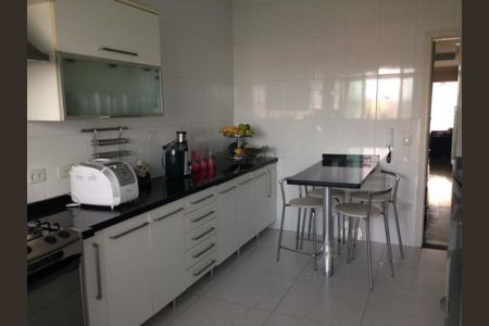 Casa à venda com 210m², 3 quartos e 3 vagas