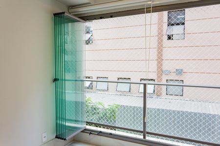 Apartamento à venda com 71m², 2 quartos e 1 vaga Apartamento à venda com 71m², 2 quartos e 1 vagaSuíte